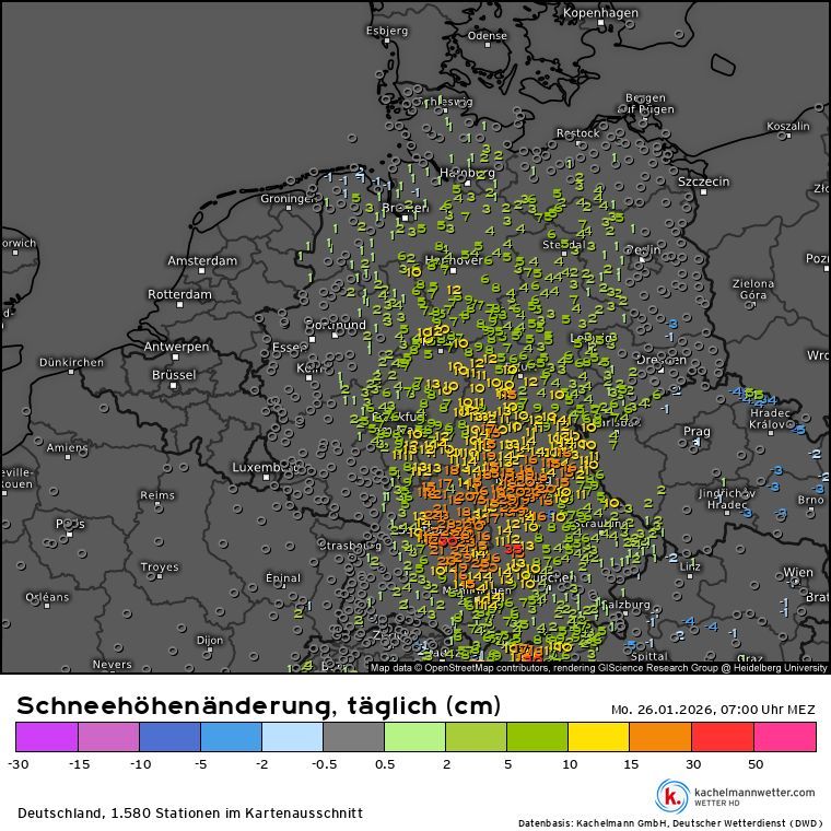 Interessante Schneehöhenänderungen heute einmal quer von Norden nach Süden
via <a href="/Kachelmannwettr/">Kachelmannwetter</a>
kachelmannwetter.com/de/messwerte/d…