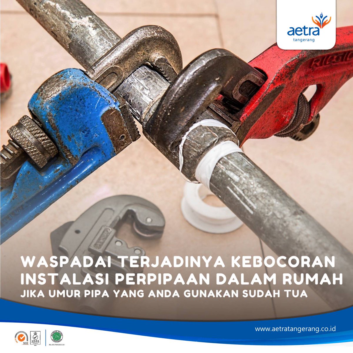 Kebocoran jaringan perpipaan di rumah Anda biasanya terjadi krn terlalu besarnya tekanan air di dlm pipa shg tidak bisa ditahan oleh pipa, mengakibatkan pipa menjadi bocor hingga pecah. Penyebab lainnya adalah umur pipa yang sudah tua sehingga ketahanan dan kekuatannya menurun.