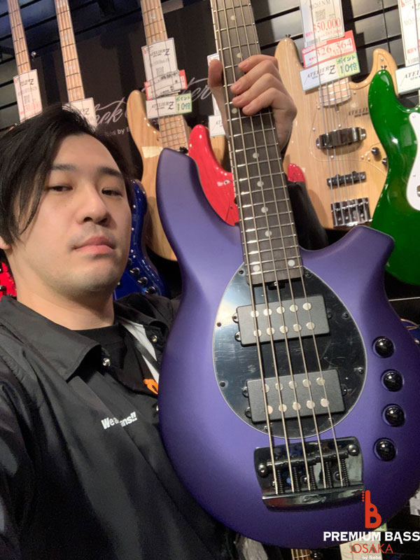 premium_guitars's tweet image. 【#PBO本日の逸品！】 

#Sterling by #MUSICMAN
Bongo 5 (Firemist Purple Satin)

「遂に出た本家直系。」

続き💁ikebe-gakki.com/Form/StaffStar…

モノ💁ikebe-gakki.com/Form/Product/P…

#プレミアムベース大阪