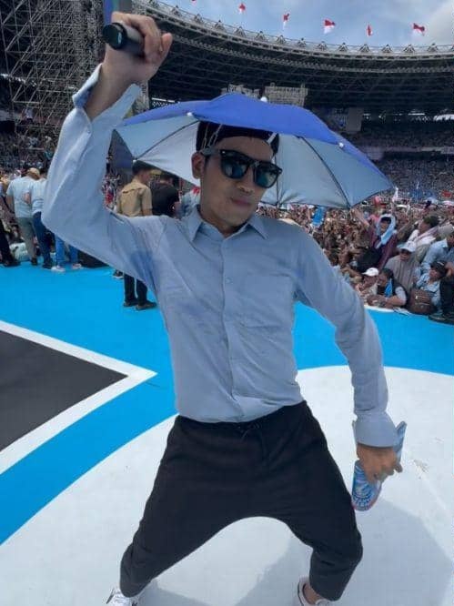 anoraksia tweet media