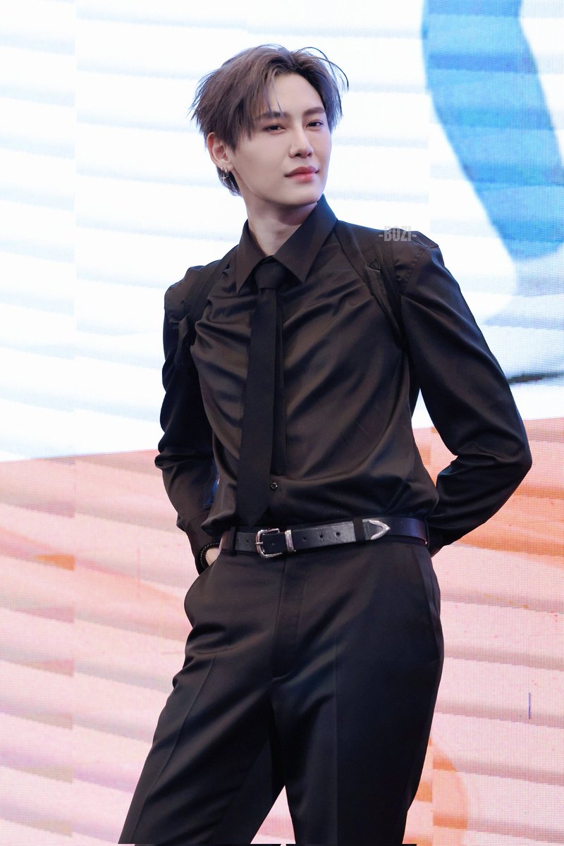 Bozi_4's tweet image. I have something to say……🤫💛💛
@bb0un

BOUN FS SHANGHAI
#bb0un
#BounFanSigninShanghai