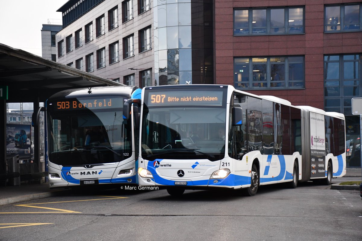 Autobus MAN 12E Lion's City NL327 n°122 en service sur la ligne 503, et Autobus Mercedes Citaro articulé GC2 n°211 en service sur la ligne 507. 
#TeamNAW700 

© Marc Germann