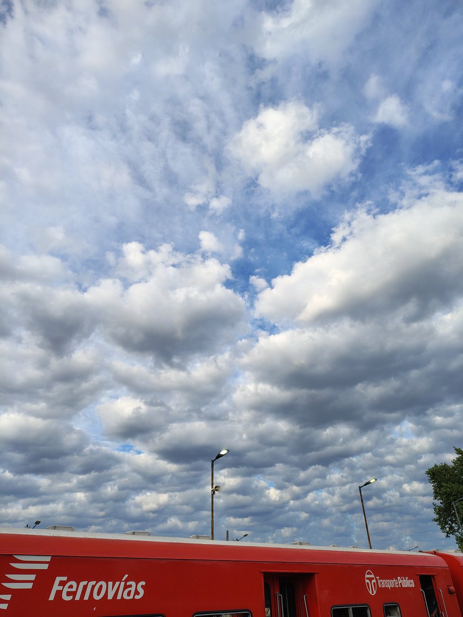 chau 109
hola Belgrano Norte
#MostrameTucielo  
por suerte esta "algo" mas fresco

#buendia