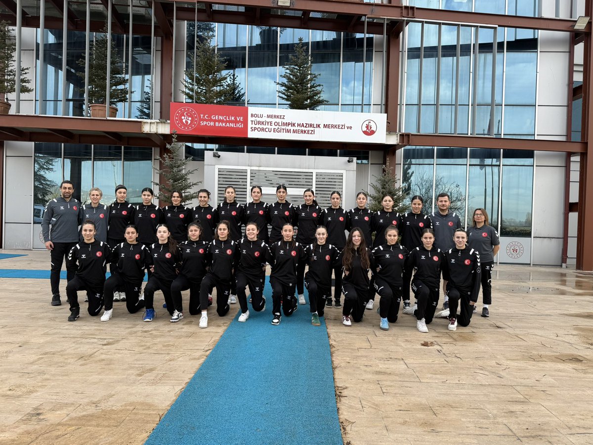 Türkiye Hentbol Federasyonu U17 Kız Milli Takımını, 24-29 Ocak 2026 tarihlerinde kamplarını yapmak üzere ilimizde ağırlıyoruz. Sporcularımıza ve antrenörlerimize başarılı ve verimli bir kamp dönemi dileriz.  

<a href="/OA_BAK/">Dr. Osman Aşkın Bak</a> 
<a href="/hamzayerlikaya/">Hamza Yerlikaya 🇹🇷</a> 
<a href="/sosanoglu/">Ali Sosanoglu</a> 
<a href="/GSB_Bolu/">Bolu Gençlik ve Spor İl Müdürlüğü</a> 
<a href="/Emrullah__Guler/">Emrullah Güler 🇹🇷</a>