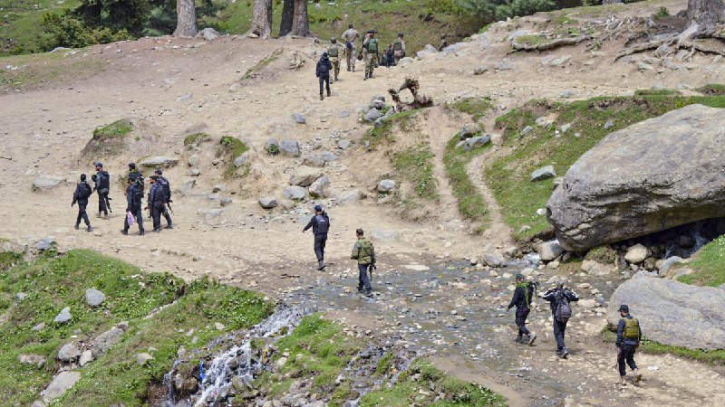 🇮🇳 Pahalgam terror attack victim among 56 awarded by Jammu and Kashmir

The recipients come from various backgrounds and have been honoured for their significant contributions in different fields, as stated in an order issued by M. Raju, Commissioner Secretary of the General