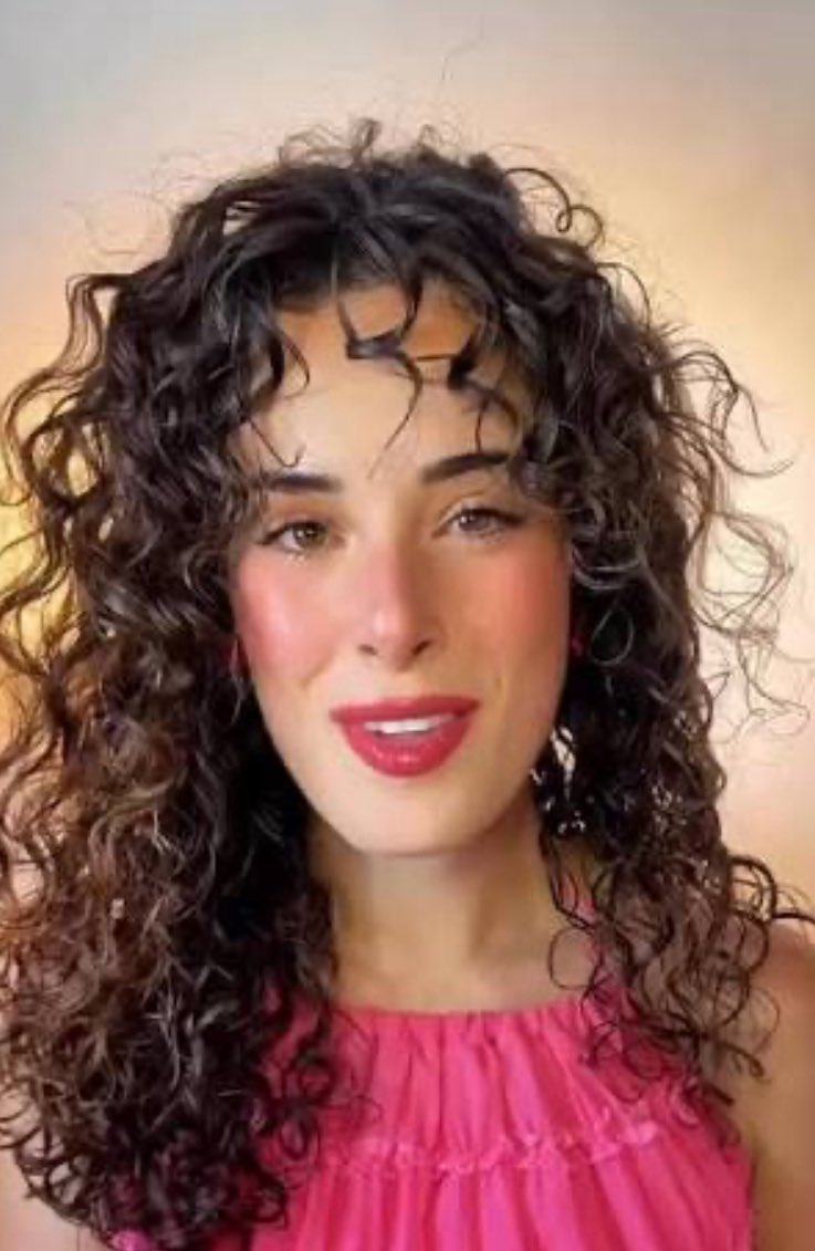 Vaya casualidad más fascista. Que se sepa, le han dado como mínimo 12.000 € de dinero público. No se podía saber.