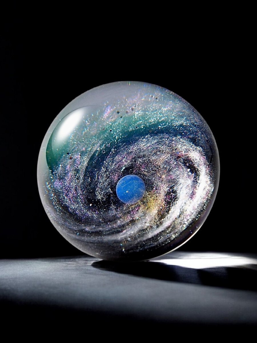 #作品を載せて自分の作品を知ってもらおう
少し不思議