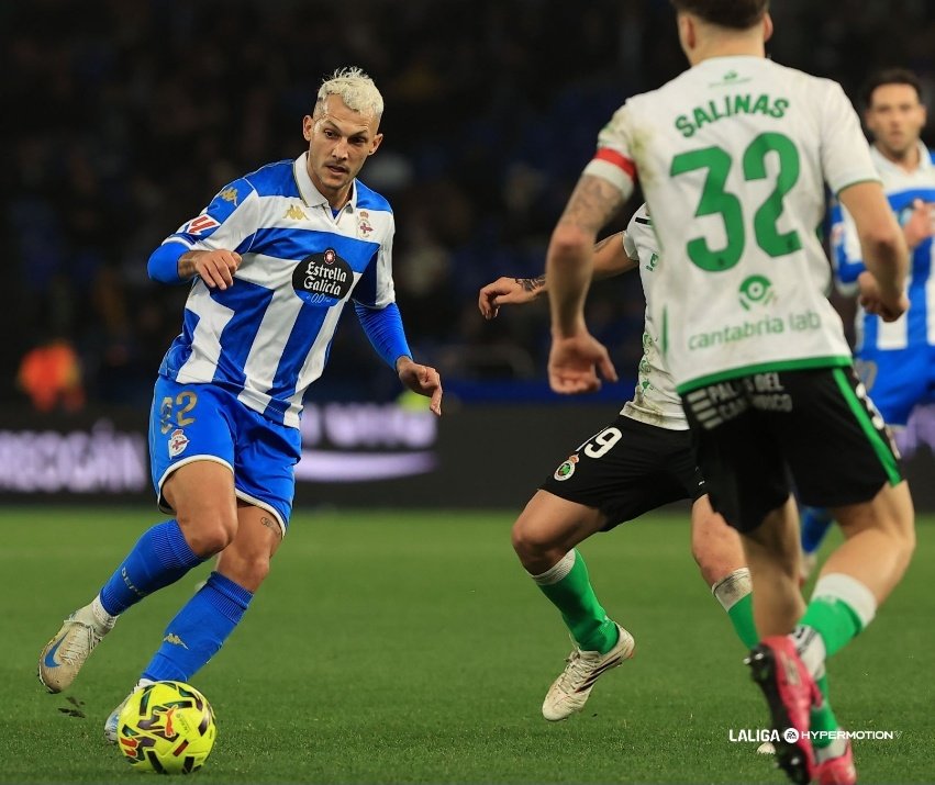 A mi dadme siempre dos tios como Mantilla y Salinas ©️🇵🇱

En 5 minutos ya habían mostrado a todo Coruña el carácter con el que iba a jugar el Racing

¿La calidad? Que la pongan otros que para eso es un equipo de 11. El equilibrio es la clave

Canutazo de libro ayer en Riazor 🚀💚