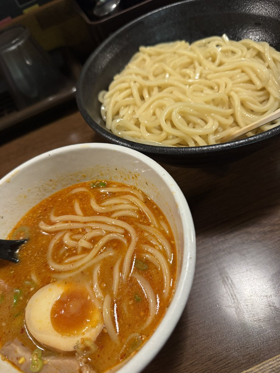 express65500's tweet photo. スキーの後は湯沢維新でつけ麺です🙆‍♂️
タイミングよく10分待ちくらいで着席できたけど、その後行列😵‍💫 https://t.co/QGA3NgpxB3