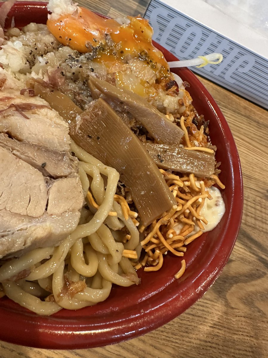 s2tomo_chin's tweet image. YOKOKURA STOREHOUSE@小山市
月曜からまぜそば 麺少なめ

今年最初のMAZESOBA MONDAY😆
やる気が出ずちょっと無気力気味だったけどまぜそば食べて元気100倍💪🏻
あれ？ずっきーメンマ？と思ったけどこれホント美味しくて🤤
今日も色々な方にお会いできて感謝です👌
ごちそうさまでした😋