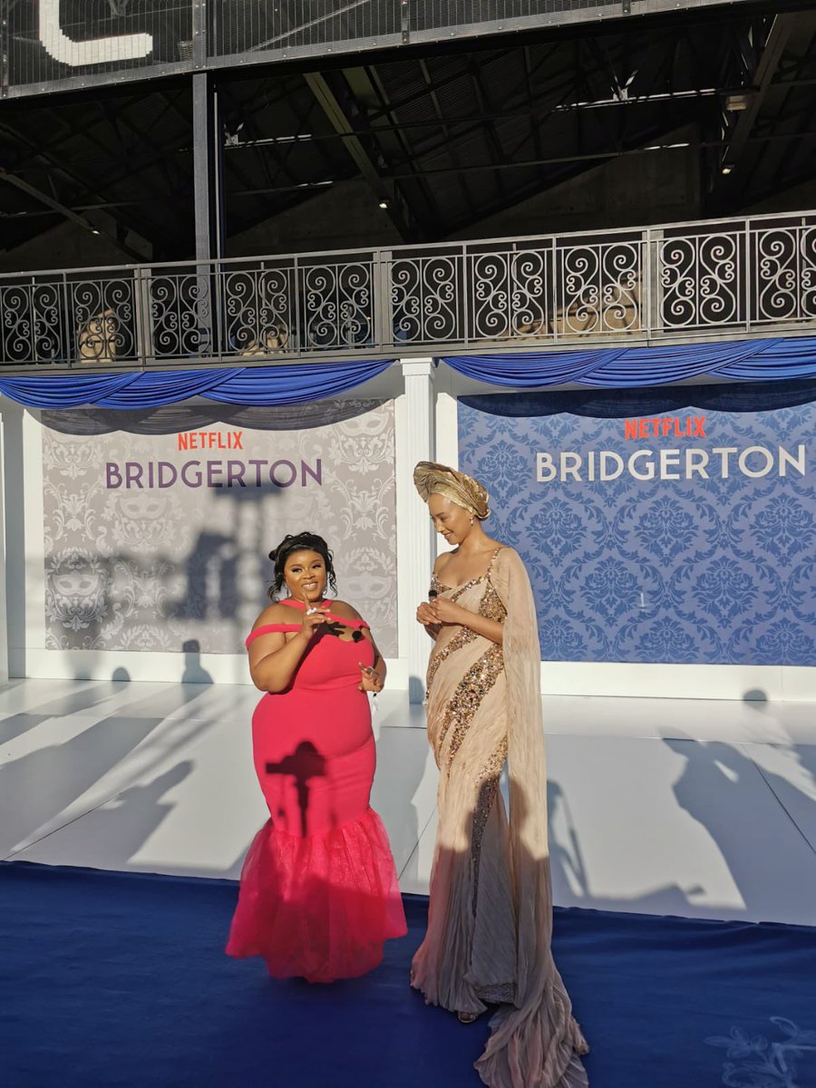 ThisLove_K's tweet photo. Moments from the Ton🥰✨

#NetflixBridgerton 

📹@firemann26 https://t.co/ognrKgmtGg