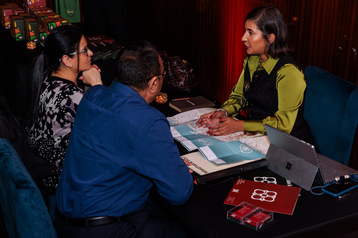 SebastianWolf24's tweet photo. Shared moments, shared perspectives.
Investors, partners, and the Sebastian &amp; Wölf team, captured in conversation throughout the evening.

From our London gathering.
With Sebastian &amp; Wölf
📍Bvlgari Hotel London
#SebastianAndWolf #RealEstate #Dubai #London #UK https://t.co/xt1ZM6Qzuk
