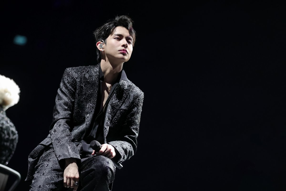 SB19Official's tweet image. 🍎 Simula At Wakas: Kickoff Concert Album

"The universe is ours, yours, and mine."
JUSTIN

Listen to the live concert version of 'SHOOTING FOR THE STARS' soon &amp;amp; pre-save the album here
🔗 :  sb19.sng.to/sawconcertalbum

#SB19 #SaWKickoffConcertAlbum
#SaWWorldTourKickoff…