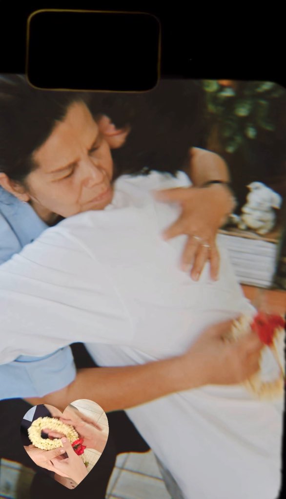 cantcooking's tweet image. Mummy Puttha with her big 
but small baby 😭😭😭😭💙
#BuildJakapan #Beyourluve
@JakeB4rever