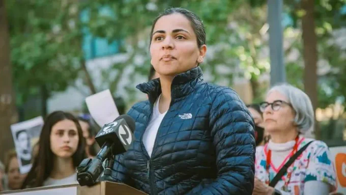 عایشه وهاب طرح حق دسترسی به اسناد اصلی تولد را به سنا برد