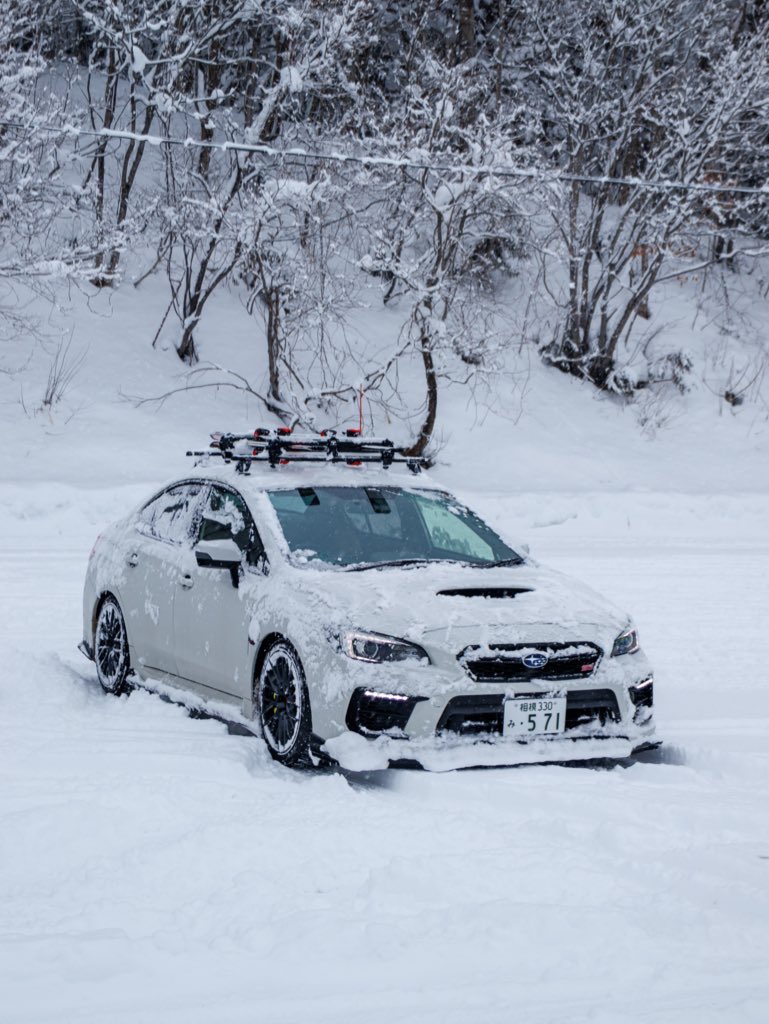 kei_vab571's tweet photo. #SUBARUと雪遊び

雪景色、キャリア似合いすぎだろ！

板積んでる時がカッコよくて好きすぎる https://t.co/YJ5MD4PHzu