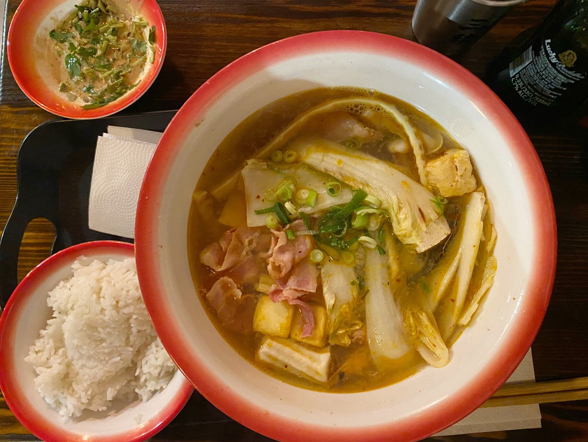 mame_swe's tweet image. 麻辣湯レストラン、Let’s Malatangへ
2度目なのでどのくらいの量を取ればいいか、とか分かってきた
そしてご飯を付けれる事も分かったけど、この量で25krはちょっと高いわ🍚
それでも25krのご飯と39krのノンアルビール込みで246krはまあまあじゃない？