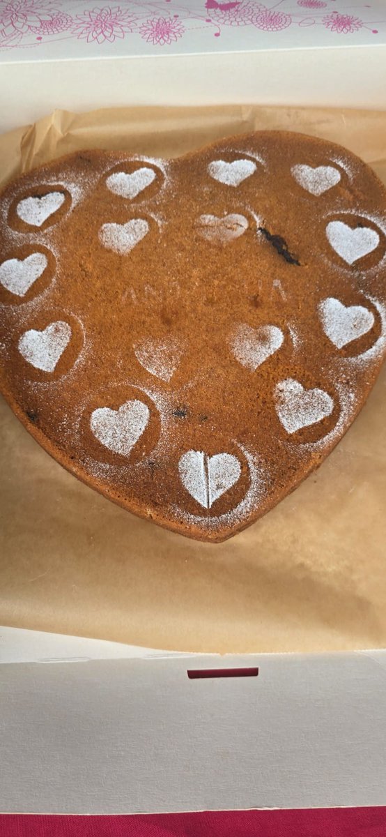 Ce samedi 24 janvier, nos 4è euroka de <a href="/CGRichardSamuel/">Collège Richard Samuel</a> et leur professeur ont poursuivi, au UExpress de Gourbeyre, leur vente de sucré/salé afin de financer leur sortie à Antigua. Mission réussie! Merci parents et à tous les participants! <a href="/AcGuadeloupe/">Académie de la Guadeloupe</a> <a href="/GFioni/">Gabriele Fioni</a> <a href="/Departement_971/">Departement de la Guadeloupe</a>