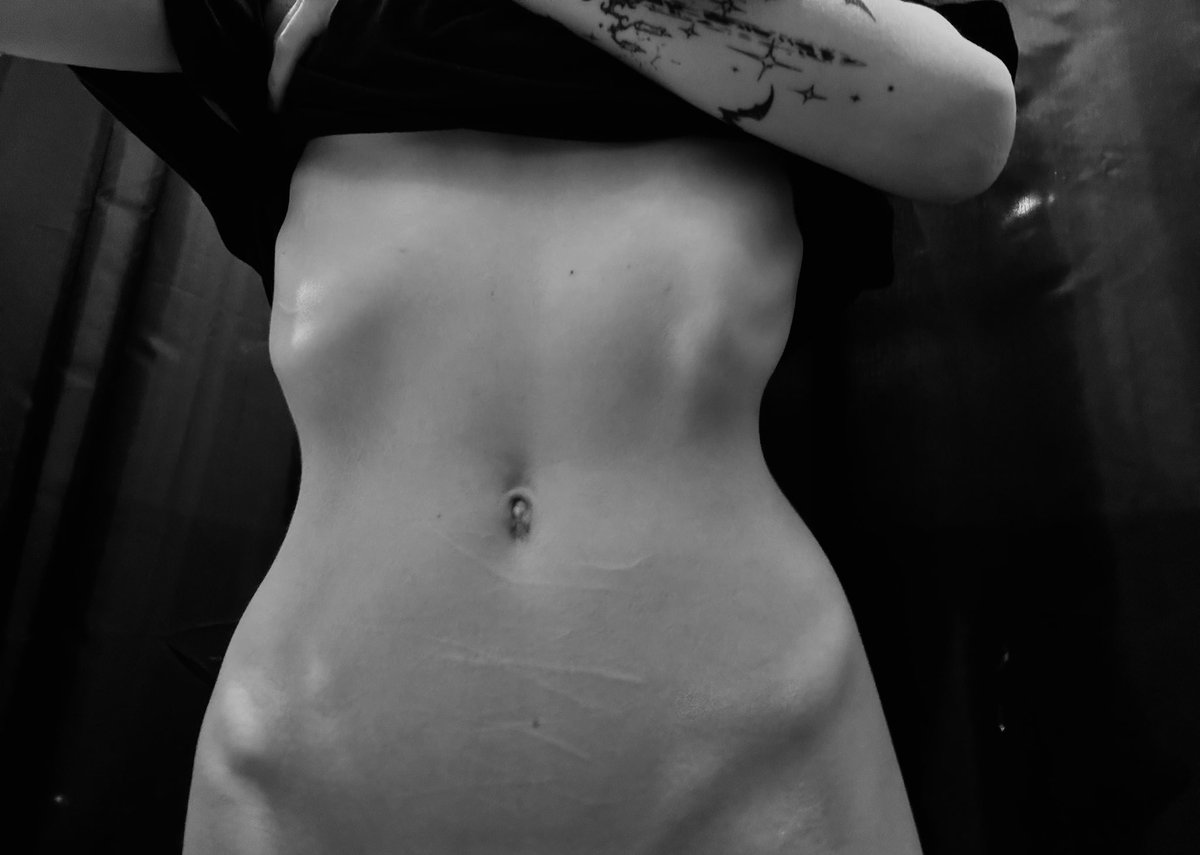 if I hadn’t been doomed by wide ribcage and scoliosis it’d be over for everyone 
#edtwt #bodycheck