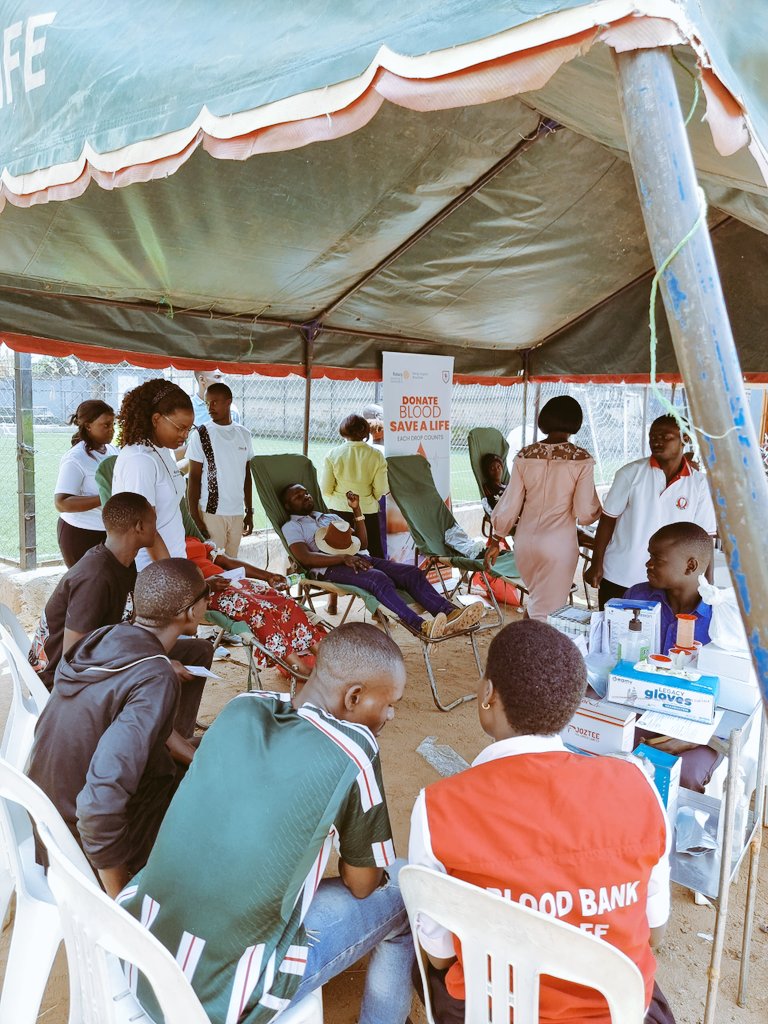 rotaryd9214's tweet image. Happening now: Kampala Nsambya and Rac Kinawataka come together for a blood drive—because saving lives cannot wait.
One donation today can mean a lifetime for someone else.
#BloodDrive #PeopleOfAction #TogetherOneActAtATime