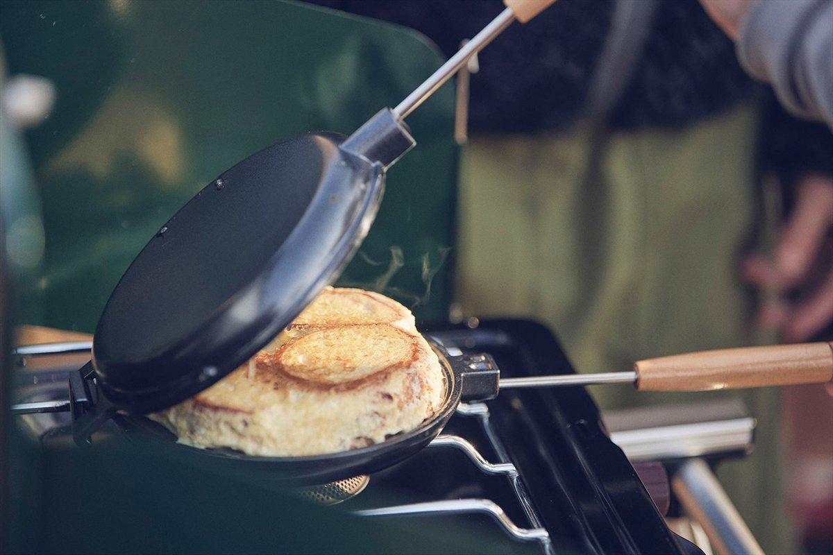キャンプ でもお家でも🍳】 2枚のフライパンとしても使える万能