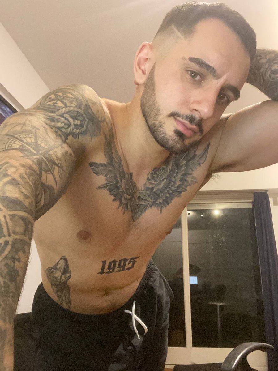 sexybrandon tweet media