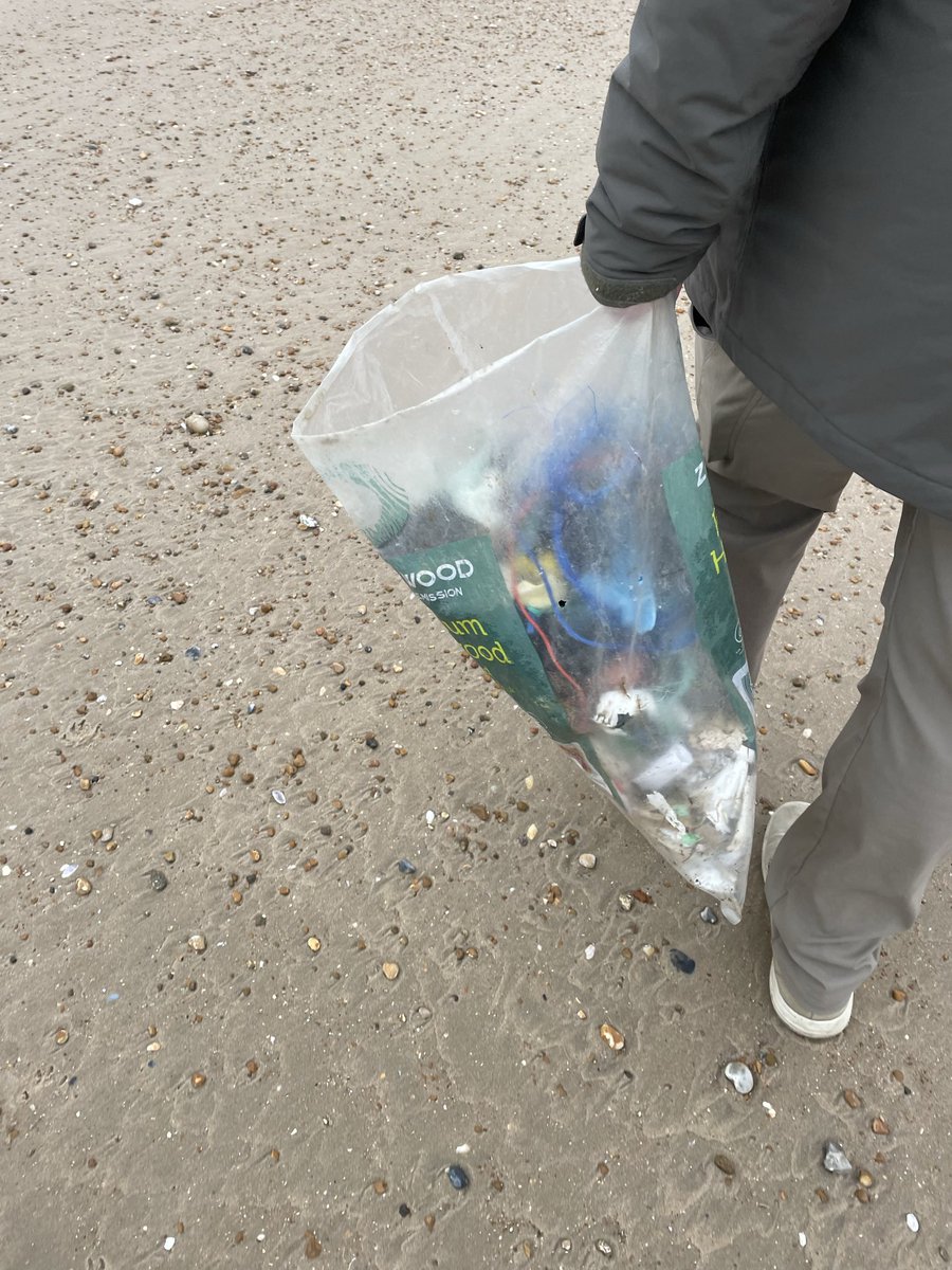 Fangs a lot #beachclean #litterpick #doingourbit #lovewhereyoulive #rubbish