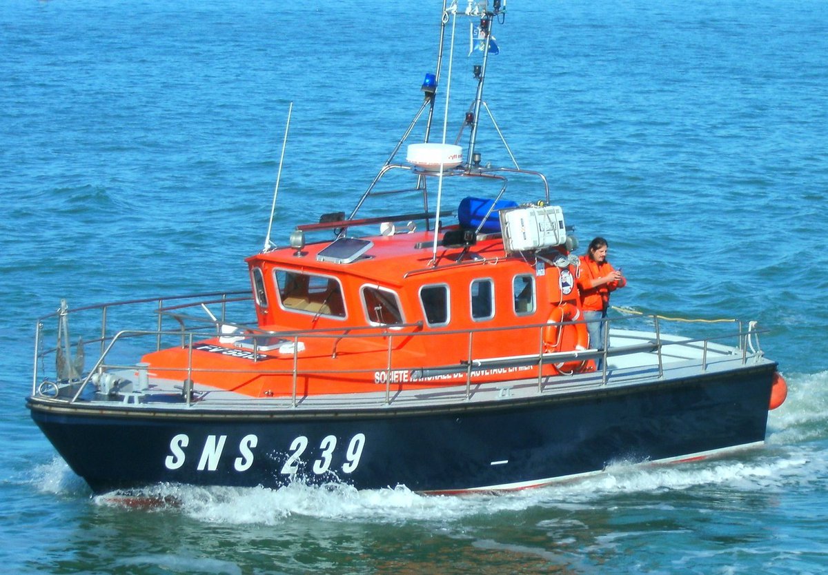 Image de Préfecture maritime Manche et mer du Nord - #Opération d'assistance et de sauvetage d'un navire de plaisance dans  l'estuaire de la Dives (14). 