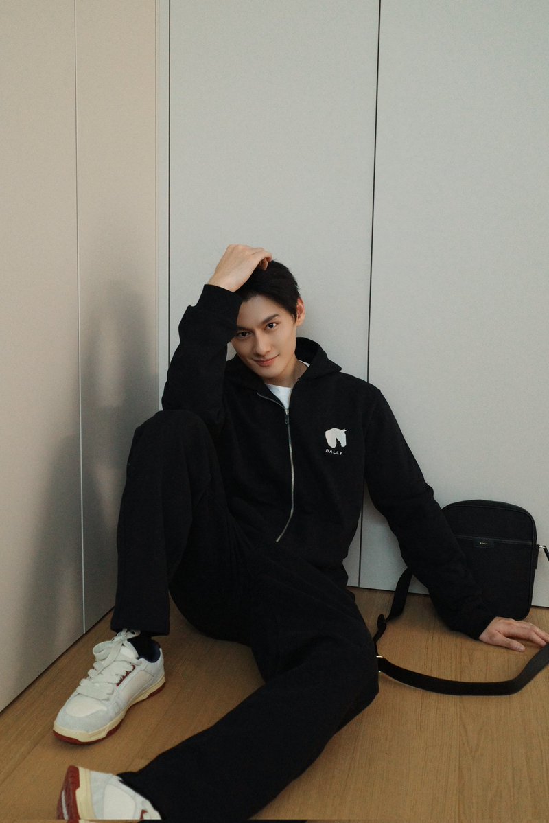 ยิ้มหวานๆจากอาเฉิง มีแรงใจในการทำงาน
#วังจั๋วเฉิง #wangzhuocheng #汪卓成