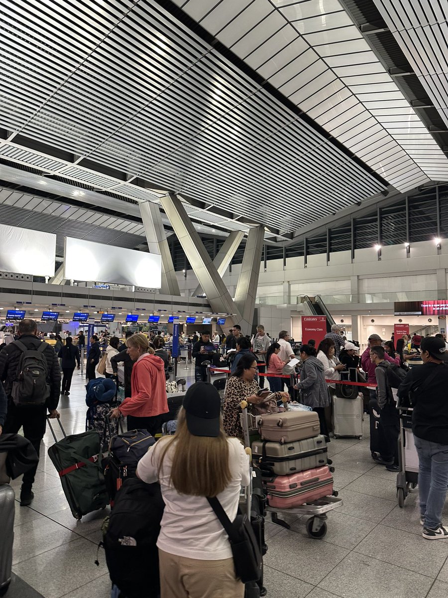 On my way to Sweden 🇸🇪!! Thank you <a href="/BNEesports/">Bandai Namco Esports</a> for this opportunity and I look forward to this event! See you all!