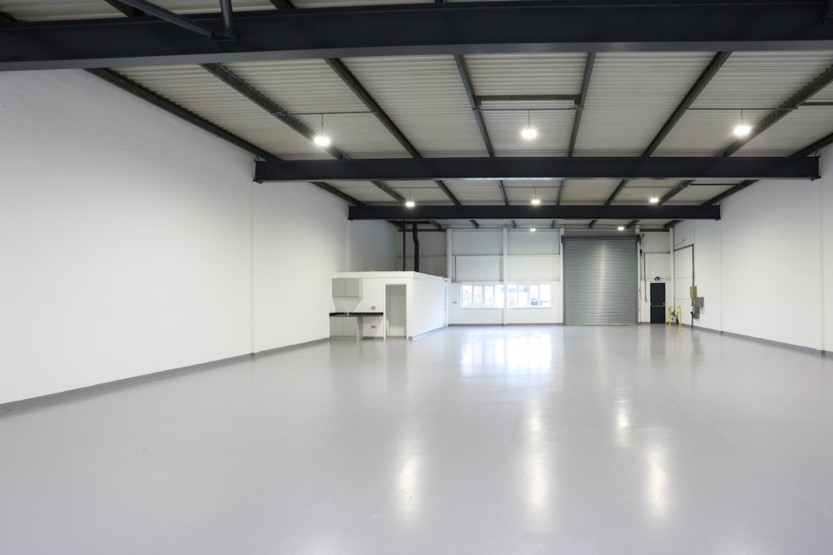 airportsint's tweet image. GSE manufacturer Newbow Aerospace has opened the doors to a brand-new factory in the UK, doubling its manufacturing capacity.

#GSE #equipment #manufacturing #Midlands #UK #production #Airbus #Boeing #airports #airlines #Iberia #aviation