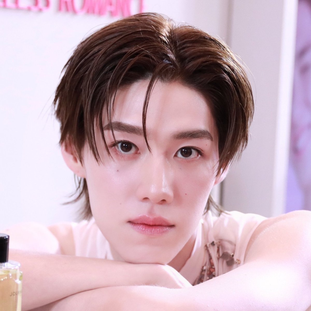 itsnamcha's tweet image. รูปนี้อย่างกะตุ๊กตาแหนะ แป๋วแว๋วมาก เหมือนนางฟ้่าตุวน้อย 🤍🥹 

#JOURNALBODYOILXPPKRIT