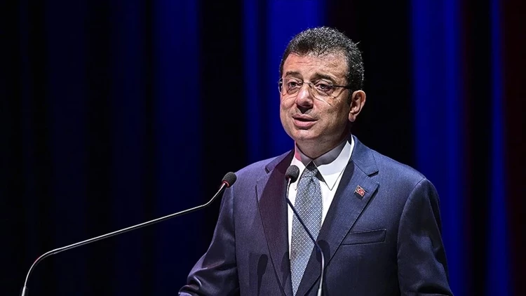 gundem7x24's tweet photo. Ekrem İmamoğlu'nun diplomasının iptaline karşı açtığı davanın reddine karar veren İstanbul 5. Bölge İdare Mahkemesi, gerekçeli kararında İmamoğlu’nun 1988 yılındaki ÖSS puanı açıklandı.

İmamoğlu'nun puanı: 386.347 

Aynı yıl İstanbul Üniversitesi'nde ilgili bölüme yerleşebilmek için gereken en düşük puan: 489.884