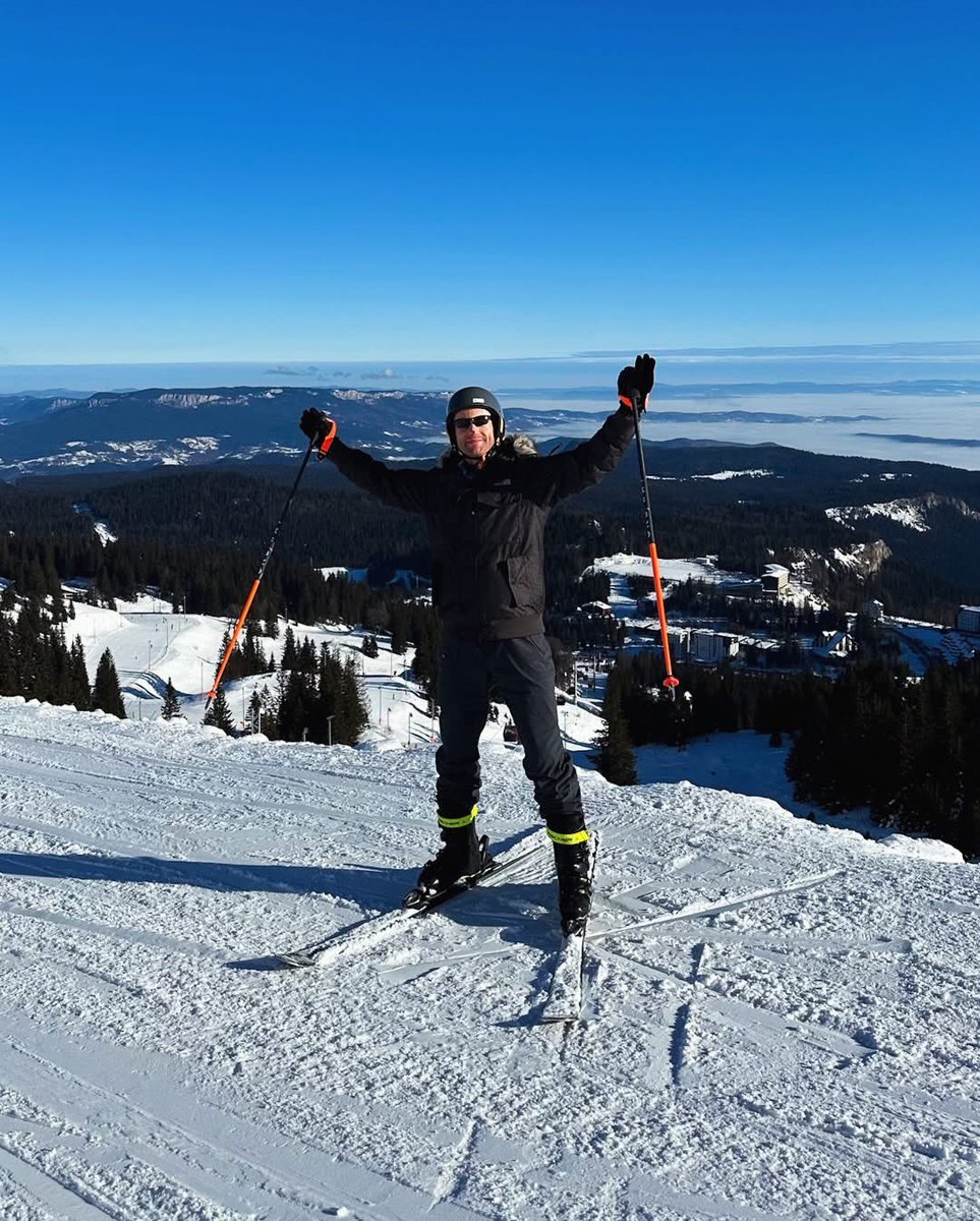 Valoramous tweet media