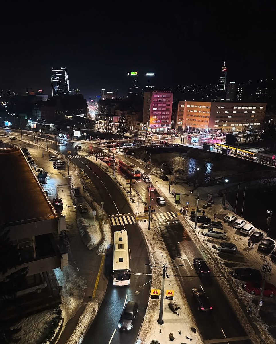 Valoramous tweet media