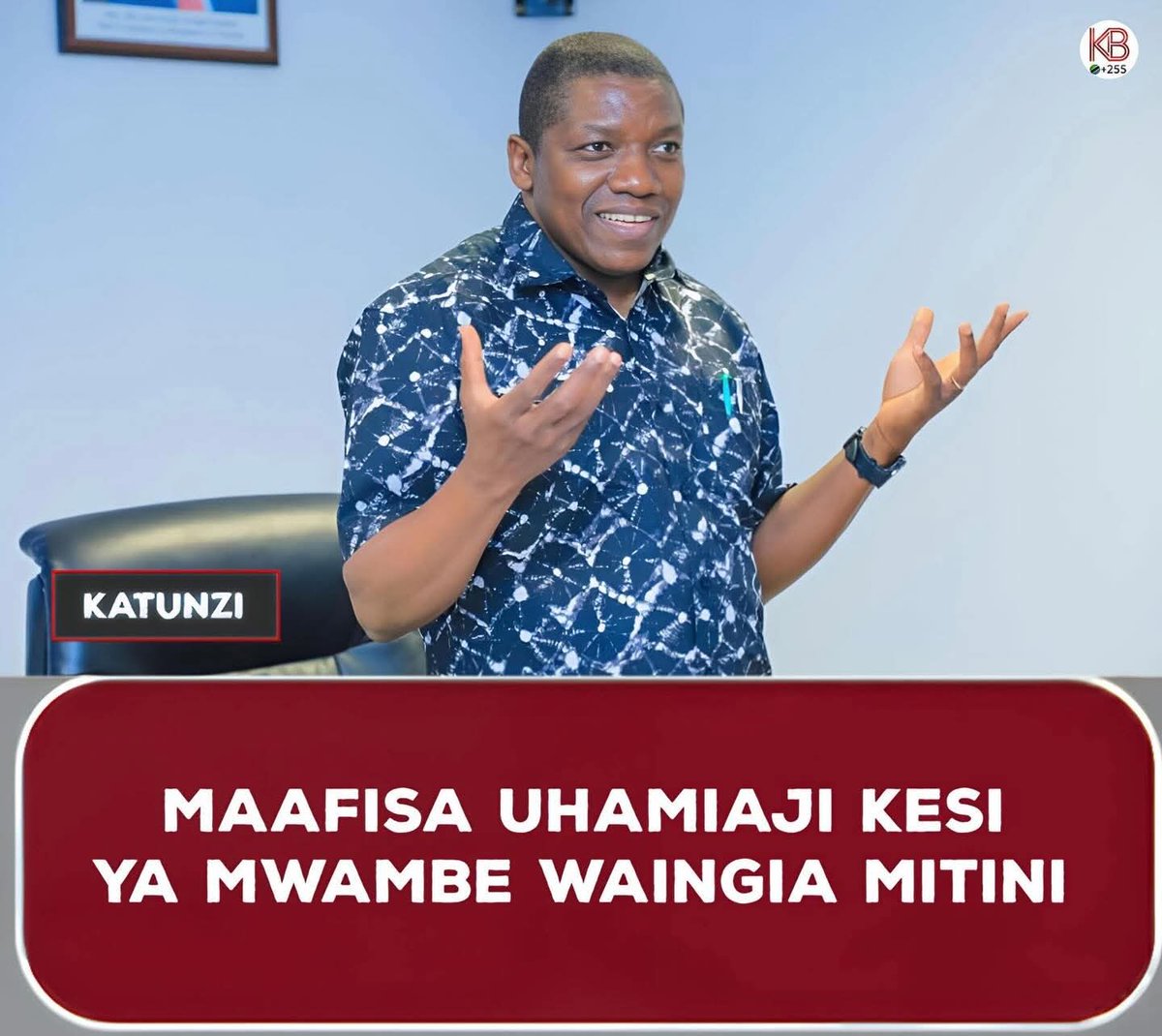 Sativa255's tweet image. Mwambe anadai alikua anaenda Nairobi kwa matibabu. Ni matibabu ambayo yalishindikana bongo.

Anayo barua ya rufaa na appointment ya daktari. Anafika mpakani Namanga anazuiwa kuvuka. Ananyang'anywa passport na kuamriwa kurudi. 

Anaona kaonewa. Anaamua kufungua kesi Mahakamani ili…