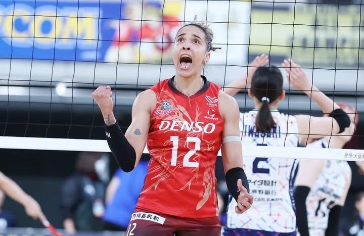 portalsuperliga's tweet image. SABRINA É DO PRAIA CLUBE!

Após duas temporadas no exterior, a ponteira/oposta Sabrina Machado, de 29 anos, defenderá o Dentil Praia Clube. O acordo está fechado.

Sabrina estava no Denso Airybees do Japão.