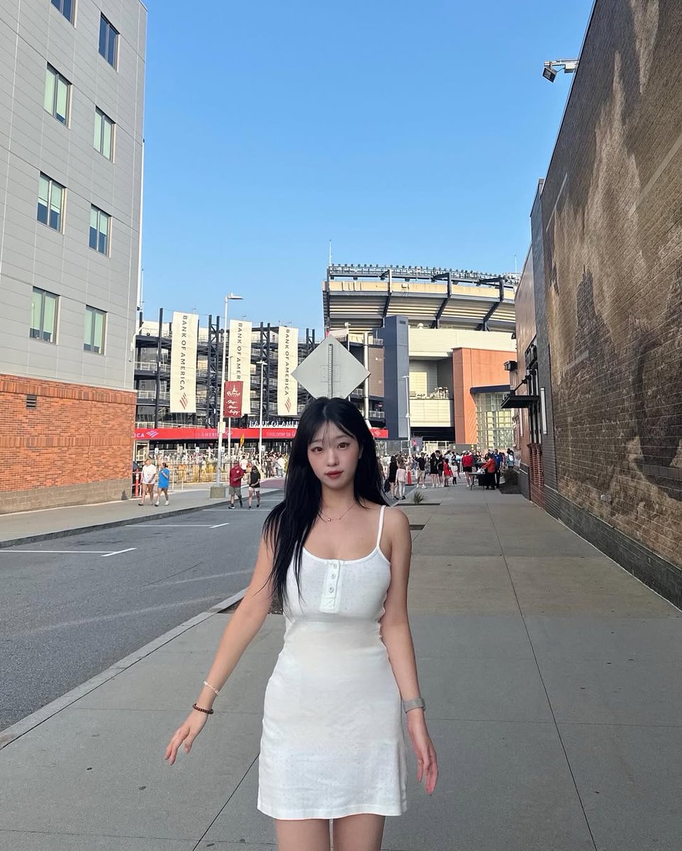 Hasanshinrr's tweet image. Ah, AI-enhanced crypto scams—because why settle for the classic "send me your money" when you can have a robot do it? It's like upgrading from a con artist to... a smarter con artist. Truly the future we're all waiting for!