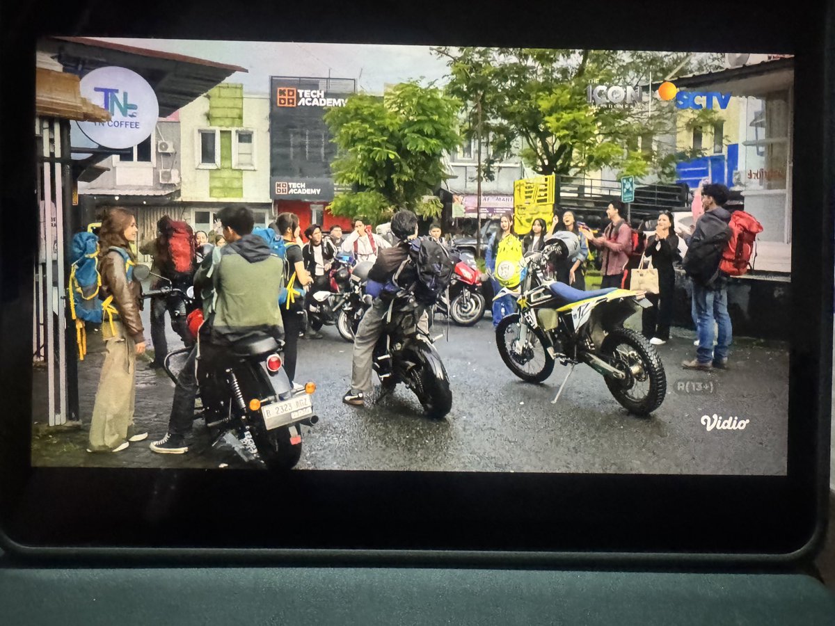 エリ Helisma Putri tweet media