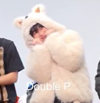 kmelpis's tweet photo. i see no difference ˶ᵔ ᵕ ᵔ˶ https://t.co/dqBnJnb6LN