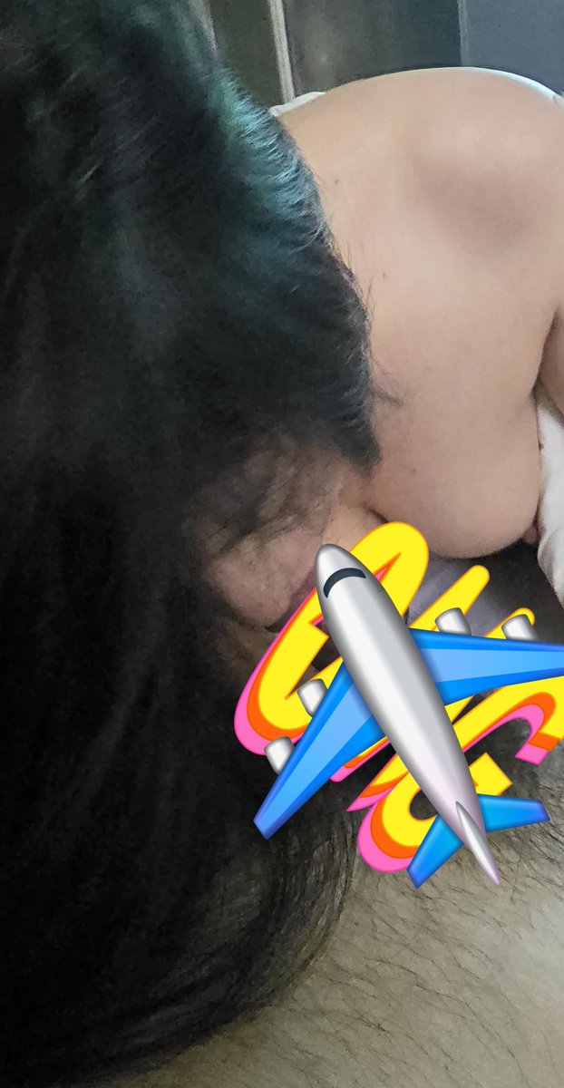 며칠전 퇴근하는데 마중 나온 아내가 식사를 같이 하자고하여 식사는 술자리로 바뀌고 아침 일찍 출근해야 하기에 호텔에 갔다. 취기가 오른 아내는 애무를 하던중 사진 한장 찍었는데 왜 찍냐며 사진 당장 지우라고 불같이 화를 내더니 그대로 옷을 입고 집에 가버렸다. 사진 한장 찍은거 가지구...