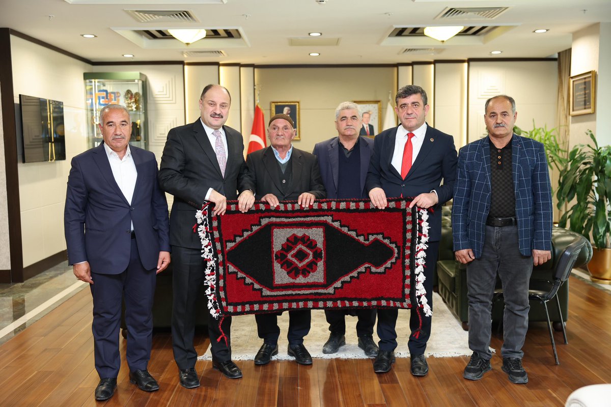 Adıyaman Sincik - İnlice Belde Belediye Belediye Başkanı Abuzer Yakan ve beraberindeki heyet, Şanlıurfa Büyükşehir Belediye Başkanımız Mehmet Kasım Gülpınar’ı ziyaret ettiler.

Nazik ziyaretlerinden dolayı kendilerine teşekkür ediyoruz.