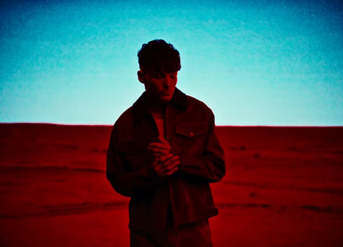 HelenWillough15's tweet photo. Broken Bones - Bigger Than Me
The visualiser for Broken Bones took me straight back to FITF. Maybe it's the clothes or the walking, continuing the journey from FITF, I don't know but BTM is special for me and feels connected to BB.
#BrokenBones
#HDIGH
#LouisTomlinson https://t.co/hgkTItTbnu