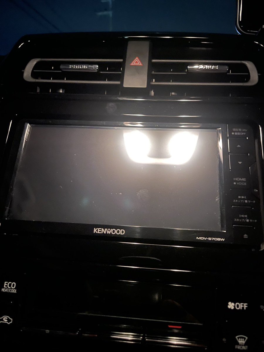 k3kvv's tweet photo. 代理出品です
プリウス50前期H30年式
グレード S 走行距離8万2千km(多少伸びます)
車検 令和9年7月28日(約1年半)
社外ナビ付き 半年程前まで車屋さんの台車で使用していた車両になります
姫路市からになります 現車確認可
現金一括のみ140万  話早い方値引きします
#車売ります 
#拡散希望 https://t.co/crSI7mUu00
