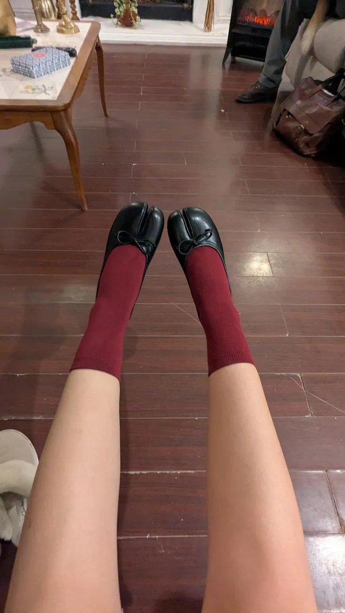 kafklore's tweet image. fui na cidade com meu sapatinho novo e me chamaram de camponesa do apocalipse/pé de porco????

JURO VCS SÃO MUITO AMARGURADOS MESMO EIN