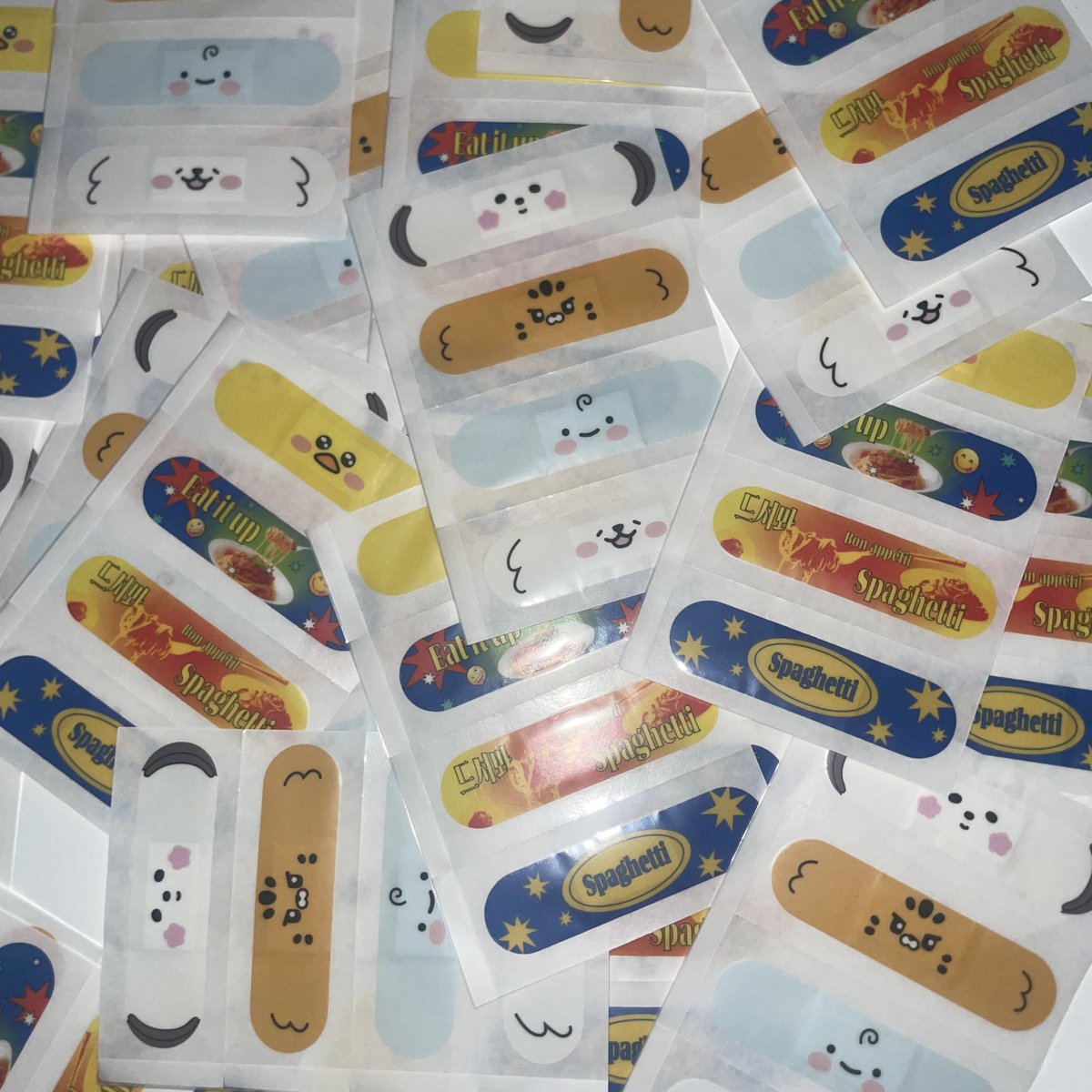 nyami_o3o's tweet image. LE SSERAFIM TOUR ‘EASY CRAZY HOT’ ENCORE IN SEOUL
르세라핌 콘서트 양일 일회용 밴드 나눔합니다!🥺

🤍참여방법: #RT
🤍일시: 1/31-2/1 (2일간)
🤍수량: 1인 1세트, 양일 각각 15set
🤍정확한 시간과 장소는 나눔 당일 타래로 공지

#르세라핌 #르세라핌콘서트 #LE_SSERAFIM