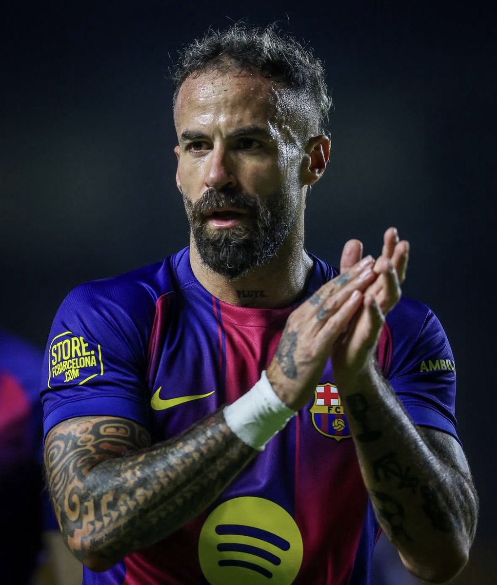 Avui ens acompanya Marc Crosas, un futbolista que ha jugat més o menys a tots els equips que hi havia. A les 22.00h a Patreon.

📸 @jvidalrobert (ig)