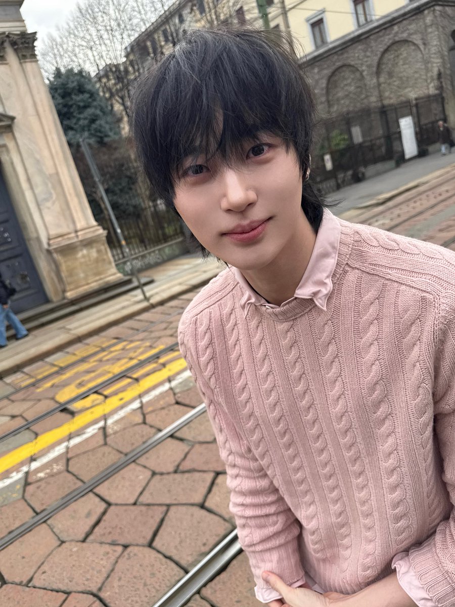 역시 우리의 변타민...💊
일 많고 월요일이라 더 힘들었는데
우석이 덕에 힘이나고 기분조아짐..🥰
변우석 싸랑해애