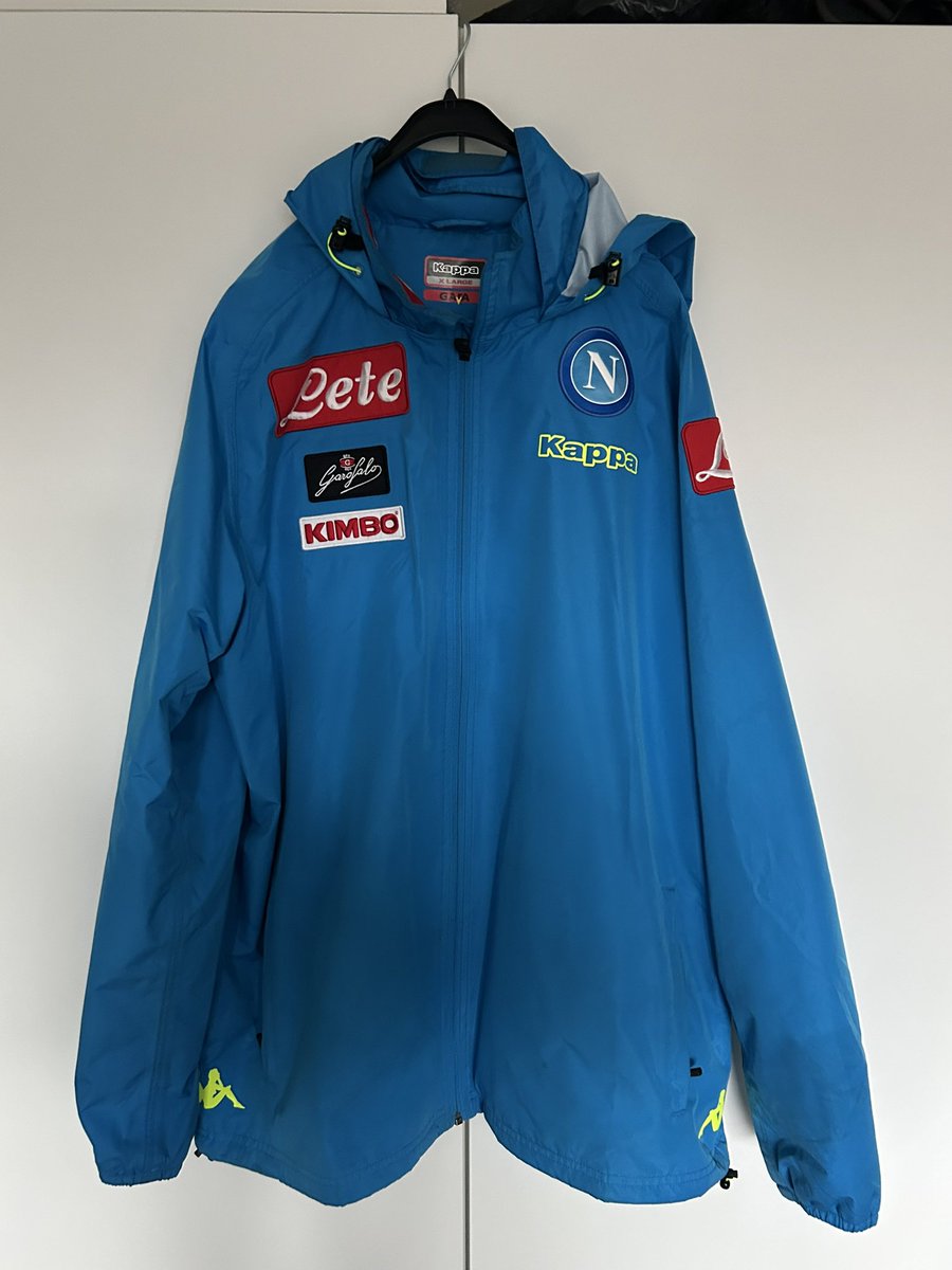 Red Card tweet media