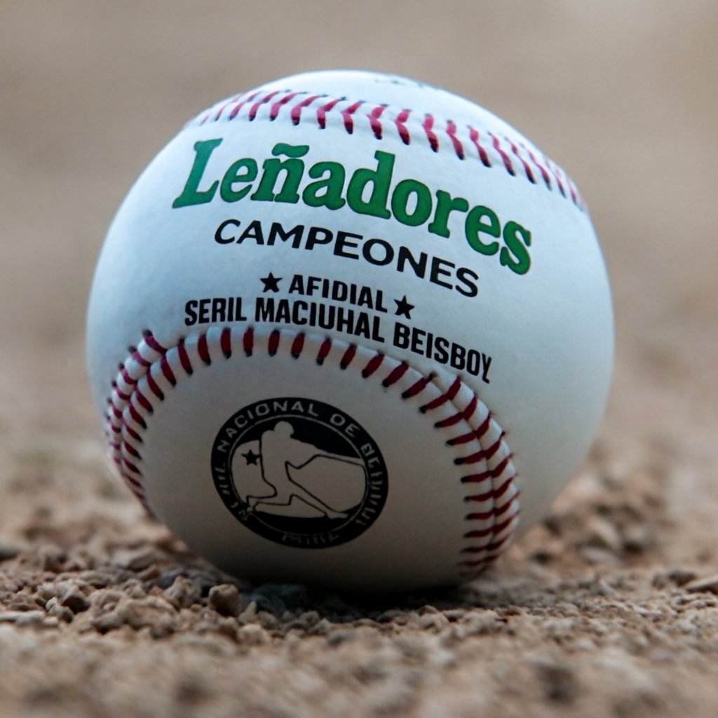 Leñadores tuneros, campeones de las últimas dos ediciones nacionales, vencieron 9-1 a los  Leopardos de Villa Clara e igualaron el duelo a dos triunfos por bando. Hoy pasamos arriba.  Leñadores Campeones !!!!  #EducaciónLasTunas #Cuba